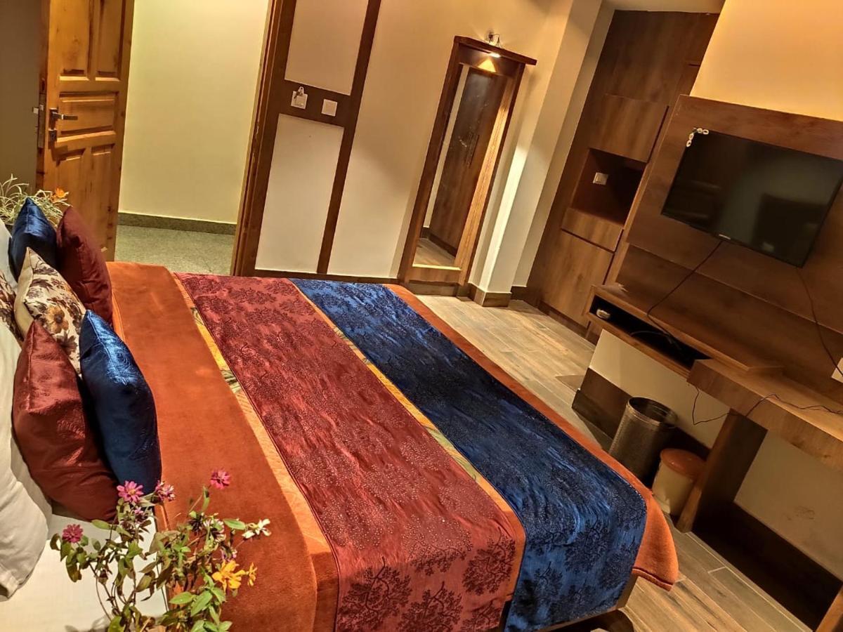 Apple Blossom Hotel Manāli Eksteriør billede
